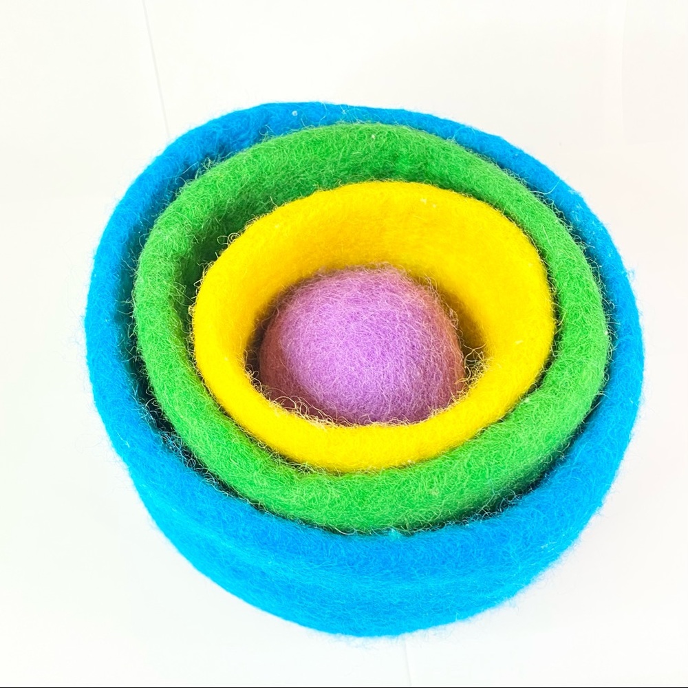 Lovevery Nesting Felt Basket with 3 extra balls